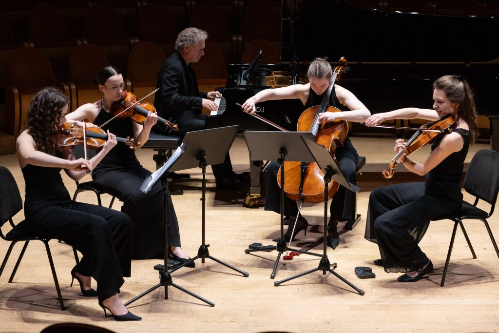 Andrea Lucchesini
Quartetto Quazar